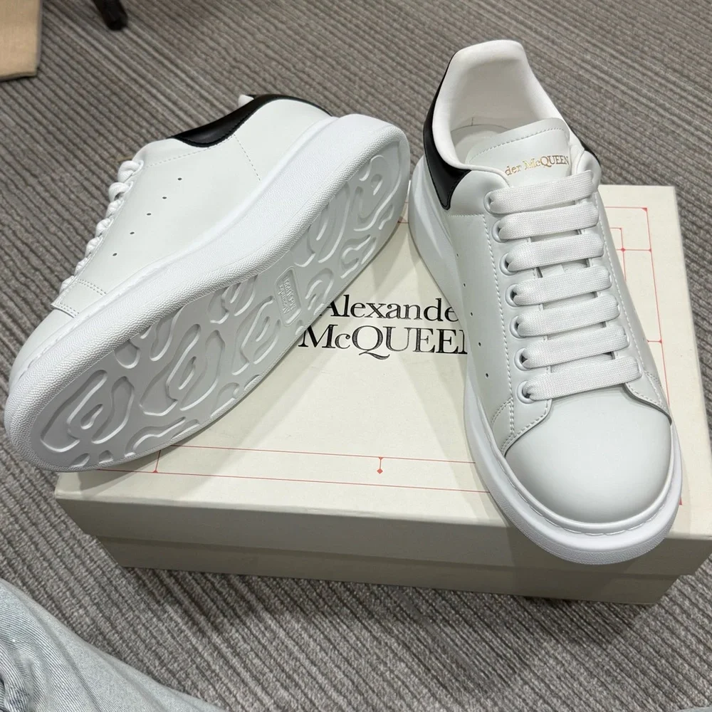 Alexander McQueen Men's Black & White Sneakers - Picture 5 of 6